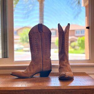 Justin Tan Leather Cowgirl Boots – Vintage Western Vibes (Used) – Size 8.5